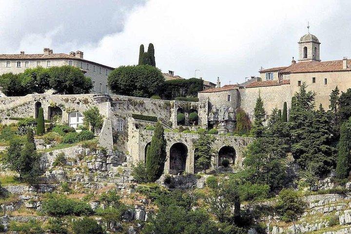 Excursion d’une journée complète en petit groupe vers les villages médiévaux de la Côte d’Azur au départ de Nice