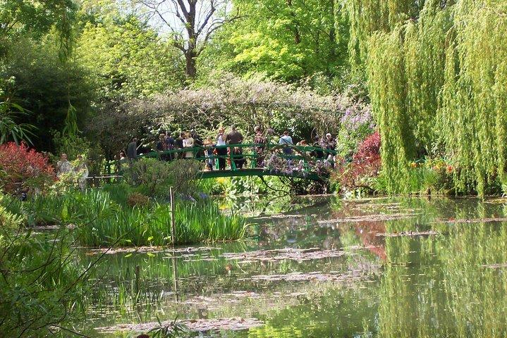 Au départ de Paris : Jardins de Monet & Visite à vélo de Giverny avec arrêt pique-nique
