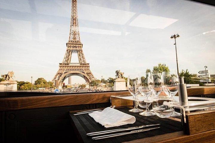 Paris Bustronome Déjeuner de visite gastronomique dans un bus panoramique