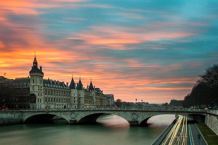 Visite privée de Paris - avec les lumières magiques de la ville et les vibrations locales
