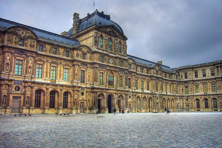 Paris Meurtres et Mystères visite semi-privée du Louvre