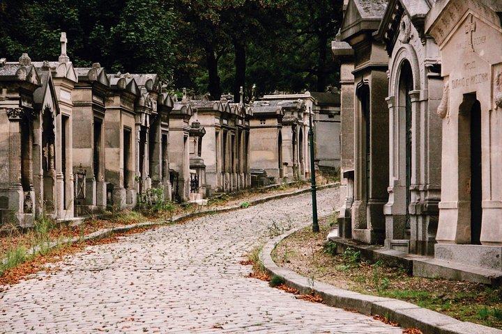 Visite guidée exclusive à pied du cimetière du Père Lachaise à Paris