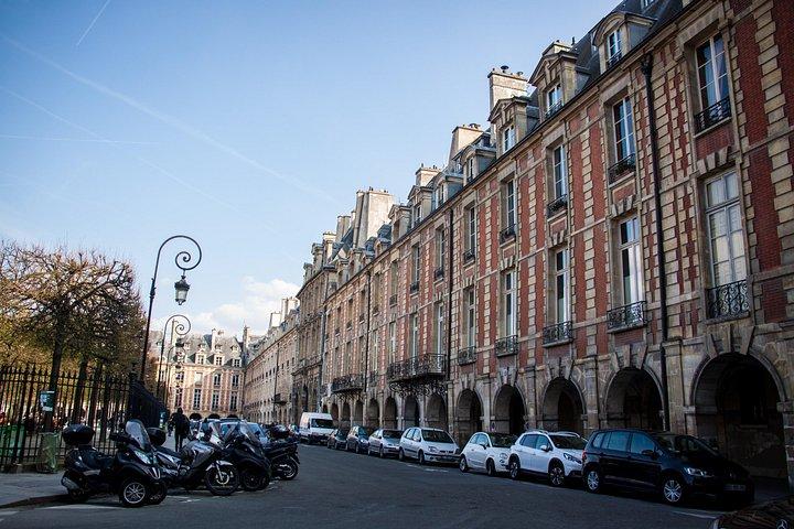Mode Française, Parfum et Fun dans le Marais