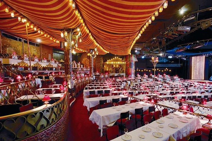 Dîner-spectacle Moulin Rouge avec champagne et dépôt