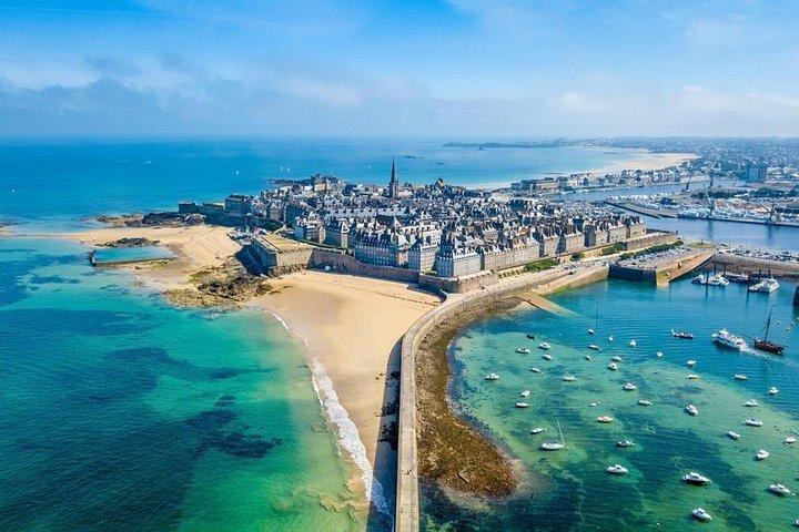Transfert privé de Bayeux à Saint-Malo - Jusqu'à 7 personnes