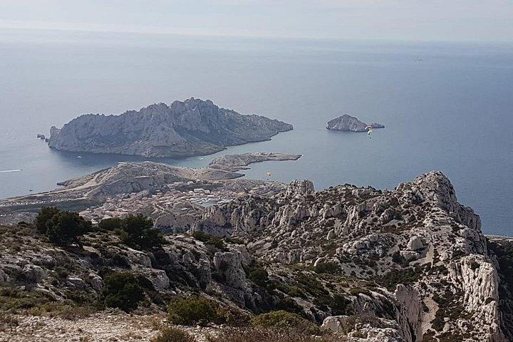Randonnée panoramique sur Marseille depuis Les Calanques