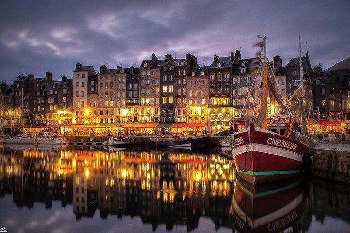 Transfert privé de Paris à Honfleur - Jusqu'à 7 personnes