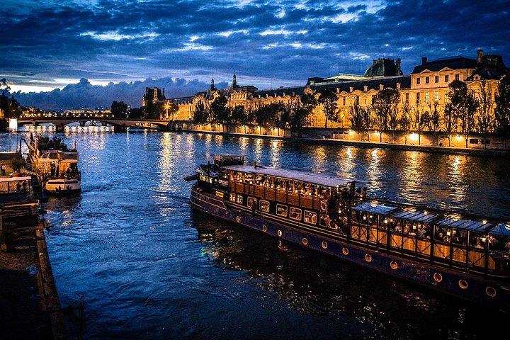 Paris de nuit avec croisière sur la Seine et transport de luxe aller-retour