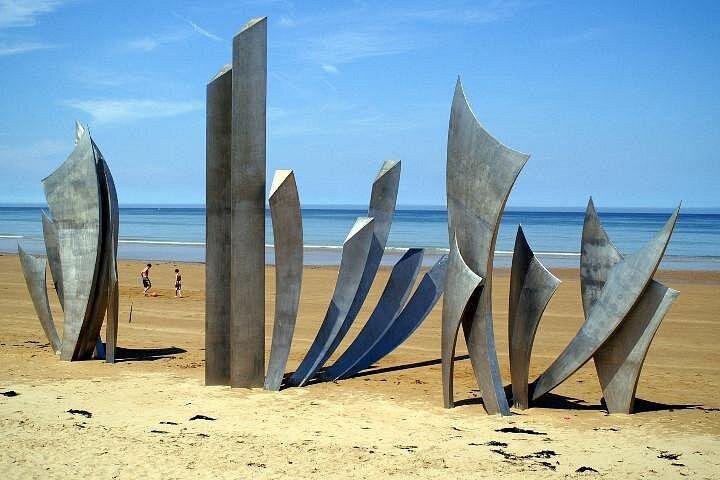 OMAHA BEACH with MERCEDES V CLASS to MEMORIAL D DAY from Paris