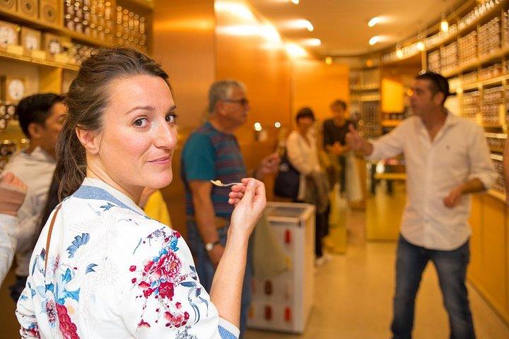 Visite du quartier de Paris Le Marais Dégustation originale de mets et de vins