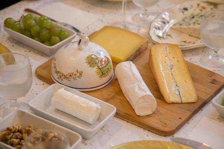 Dégustation de fromages et de vins dans le Quartier Latin avec le chef Alex