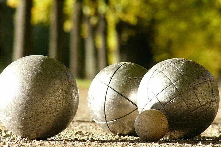 Vivez une expérience française : apprenez à jouer à la pétanque à Paris