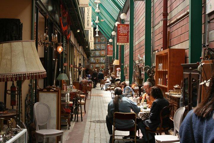 Visite d'initiés au marché des antiquités de Paris en extra-petit groupe
