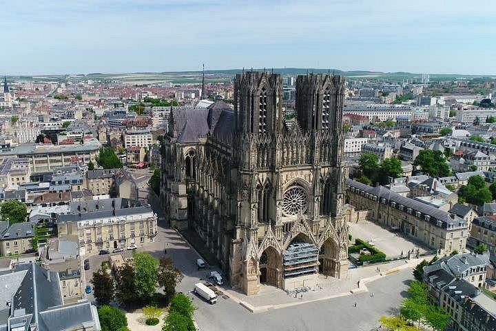 Excursion privée d'une journée de Paris à Reims et à la Champagne