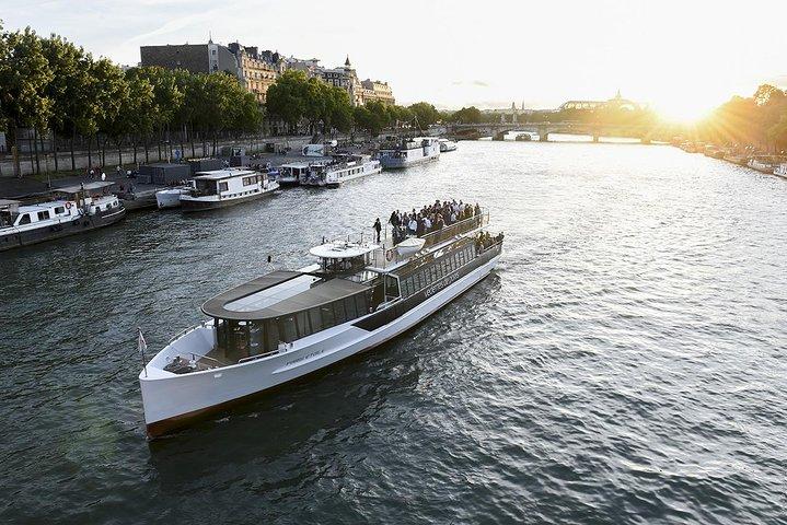 Croisière sur la Seine Guided par Vedettes de Paris