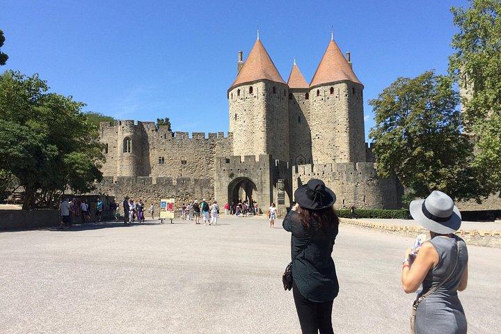 Visite privée d'une journée: Cité de Carcassonne et les châteaux de Lastours.