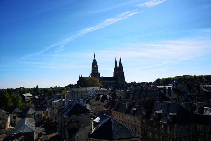 Excursion privée à Bayeux, Honfleur et au Pays d'Auge au départ de Bayeux