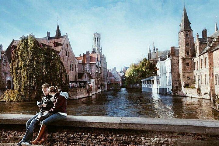 Transfert aller-retour privé de 12 heures vers la Belgique (Bruges) depuis Paris