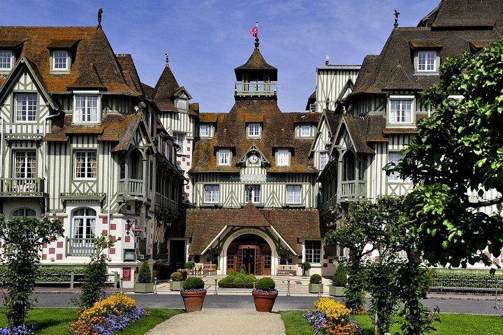 Transfert aller-retour privé à Rouen, Honfleur, Deauville depuis Paris