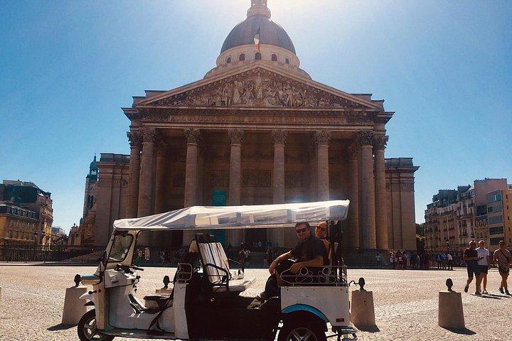 Quartier Latin Tour / durée 1h30 - de 1 à 6 passagers