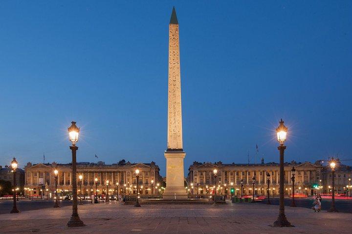 Illuminations privées de Paris et croisière avec minivan