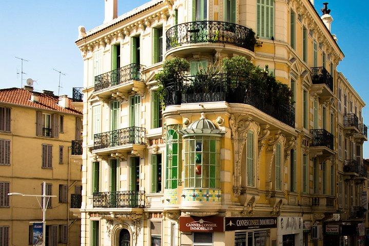 Cannes architecturale : visite privée avec un expert local