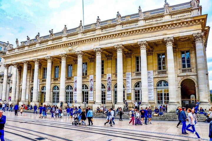 Explorez les Instaworthy Spots de Bordeaux avec un local