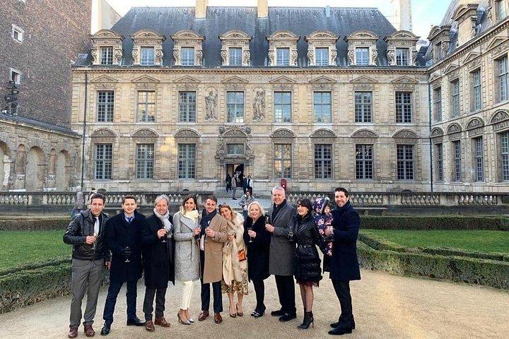 Tour à pied avec guide privé Marais et ses hotels particuliers + patisserie 2h