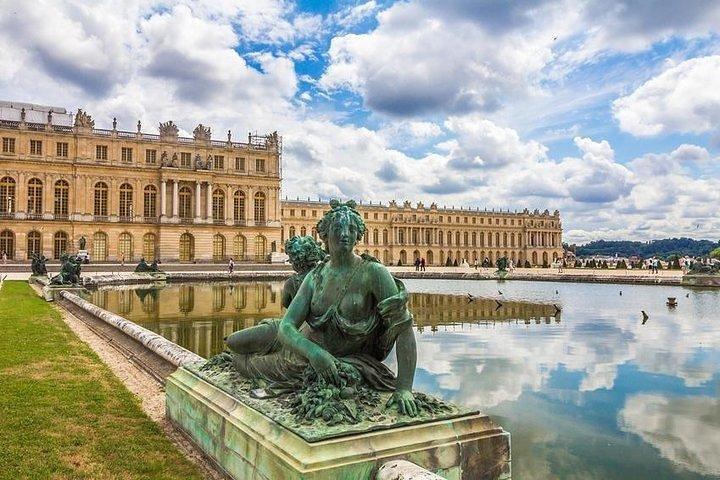 Visite guidée privée du château et du parc de Versailles au départ de Paris