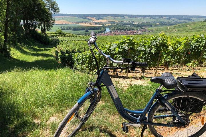 Au départ d'Épernay : journée complète en vélo électrique dans la région de Champagne avec déjeuner
