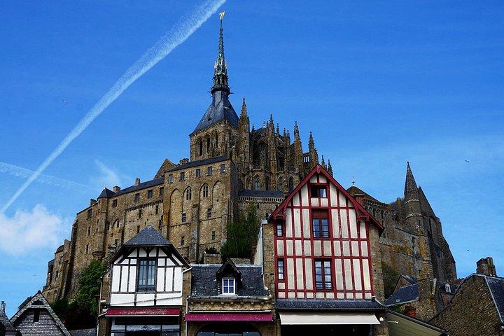 Excursion privée au Mont Saint-Michel en Mercedes au départ de Paris avec déjeuner