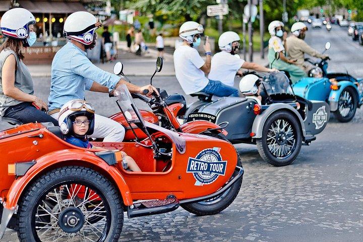 Visite exclusive d'une journée complète de Paris et de Versailles sur un side-car