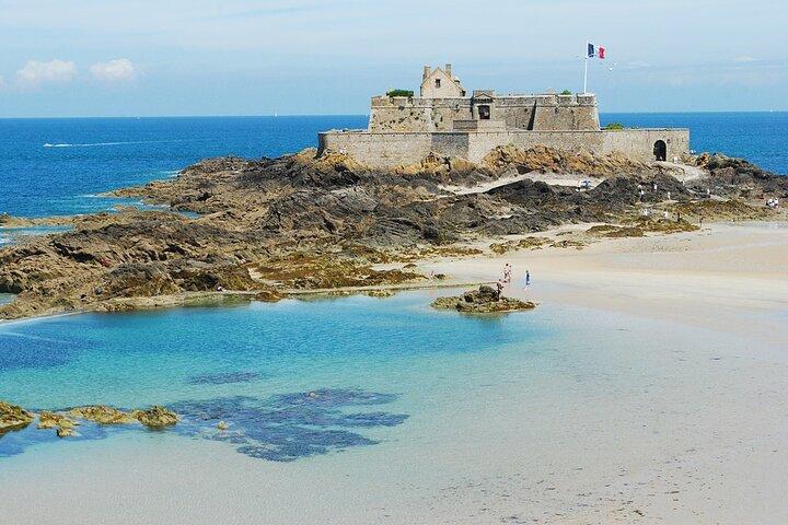 Visite privée à pied de 2 heures de Saint Malo avec guide officiel privé