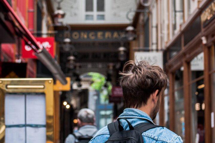 Visite privée des marchés parisiens, y compris des passages cachés avec un local
