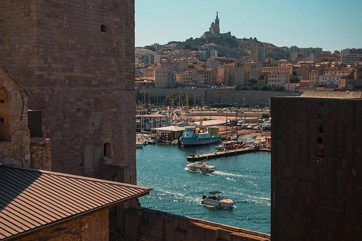 Jeu et visite de la vieille ville de Marseille