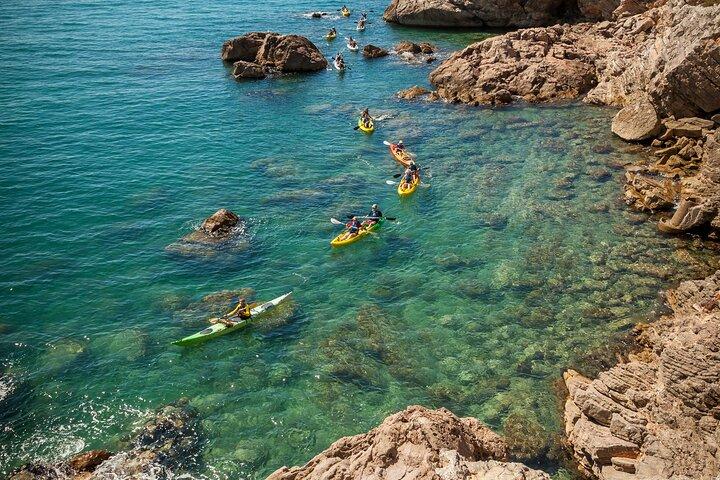 Excursion en kayak de mer de 3 heures dans les criques de Sète