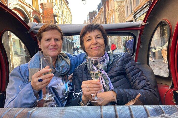 Visite privée de Lille en 2CV décapotable avec halte champagne