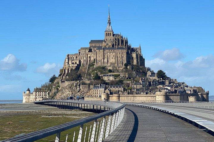 Private tour from Bayeux to Mont Saint Michel with licence guide