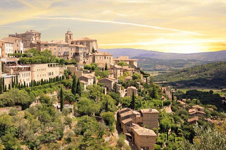 Excursion d'une journée en petit groupe dans les villages perchés du Luberon au départ d'Avignon