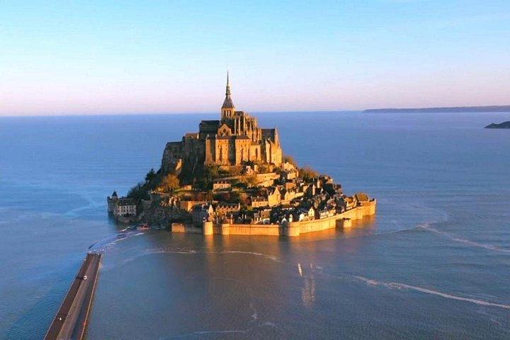 Visite Privée au Mont St-Michel et Honfleur depuis Paris