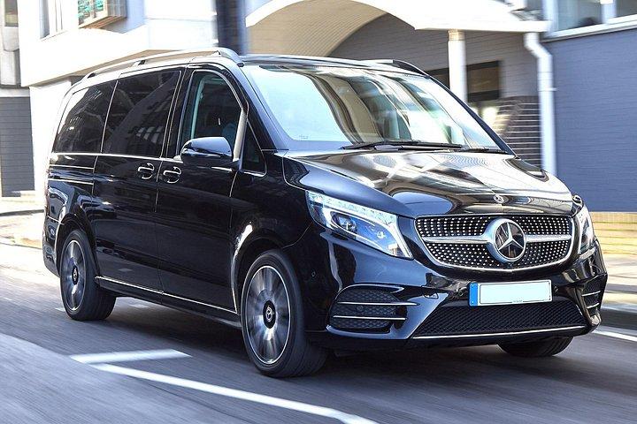 Transfert privé : de l'aéroport de Nice NCE à Monaco en van de luxe