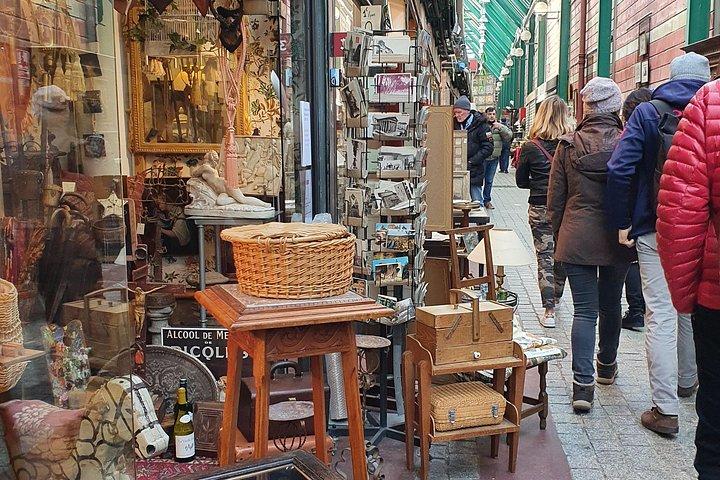 Visite shopping privée de Paris au marché aux puces antiques