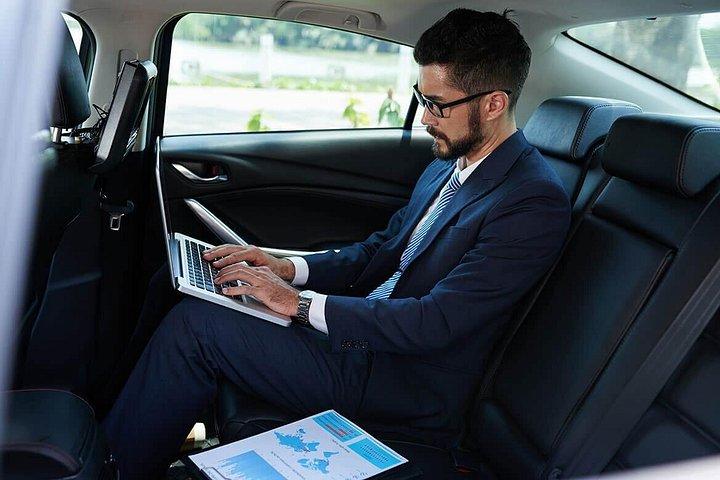 Transfert privé de l'aéroport Charles de Gaulle à Paris 4-6 Pax