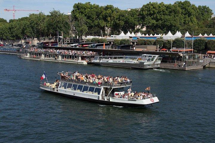 Visite de Paris de deux heures comprenant une courte promenade et une croisière d'une heure sur la Seine