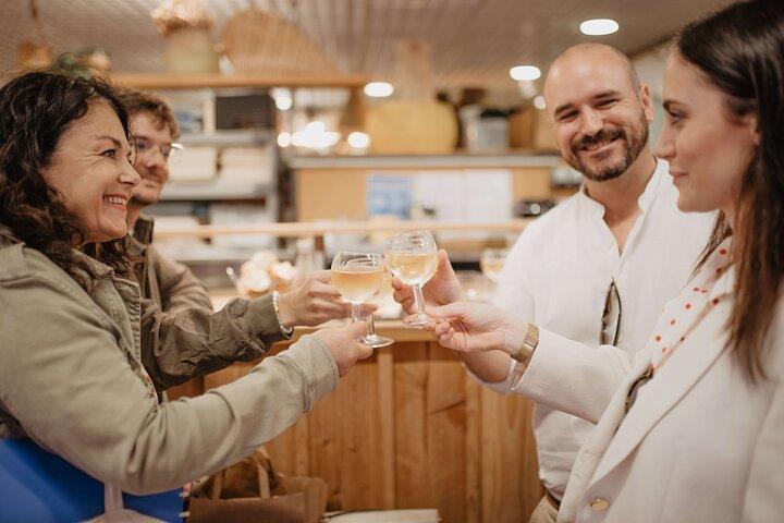 Visite gastronomique à Bordeaux avec Marché aux Capucins et Accords Vins