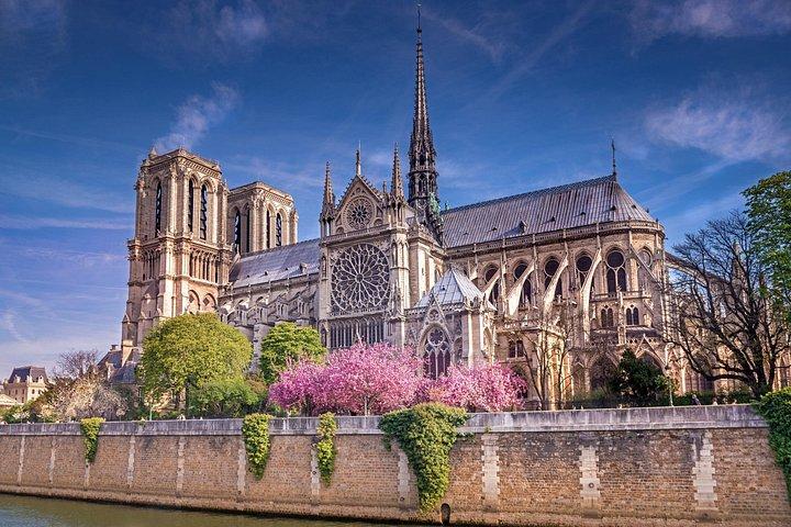 Visite privée à pied des églises les mieux notées de Paris