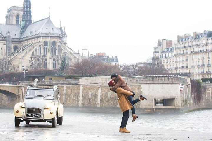 Découvrez Paris avec un local dans sa voiture vintage unique