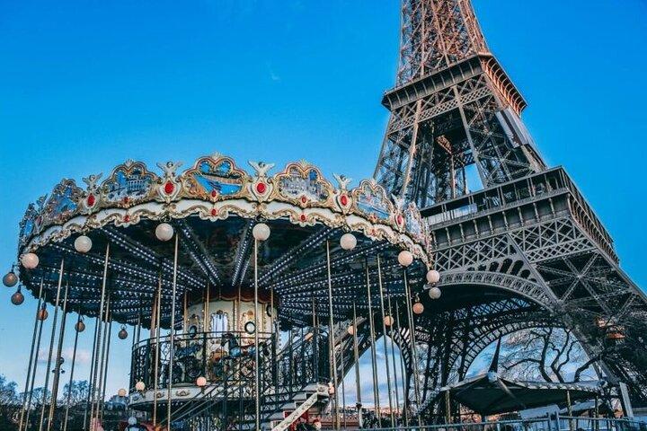 Paris: Tour Eiffel Summit Visite guidée en petit groupe Max 6 Personnes