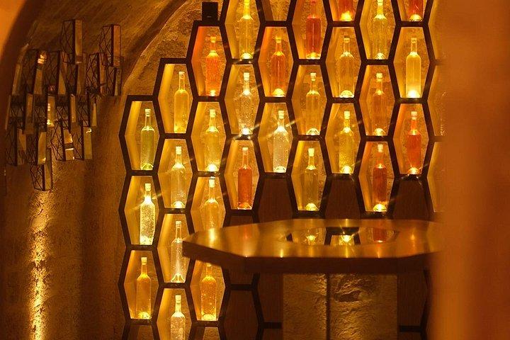 Dégustation de 3 Champagnes et 3 fromages à Paris dans une cave royale