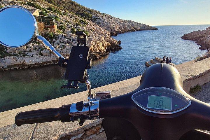 Visite guidée virtuelle à moto électrique à Marseille
